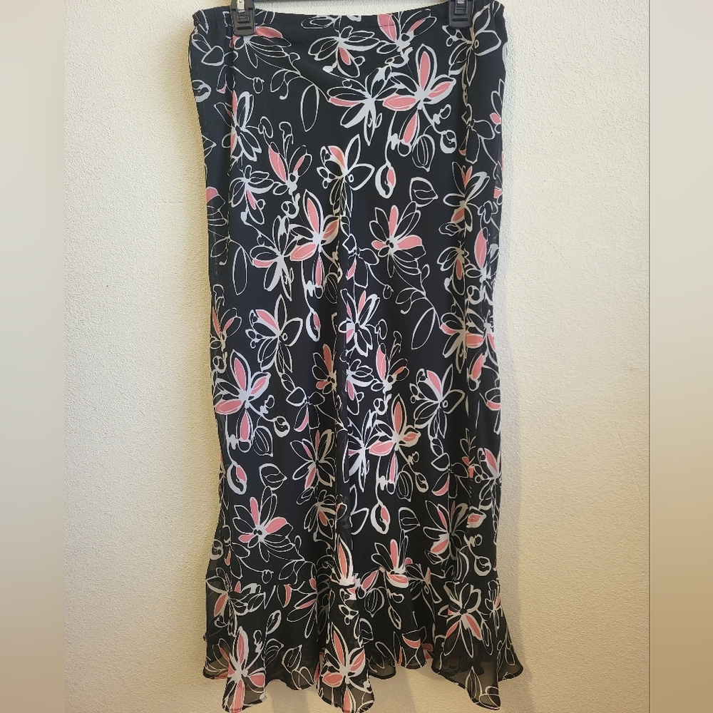 East 5th Floral Black and Pink Women's Maxi Skirt. Size 10 - Picture 3 of 13